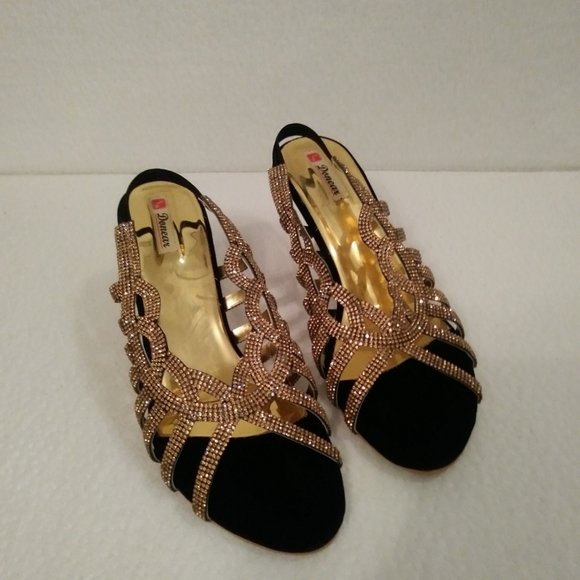 Shoes - Picture 3 of 6